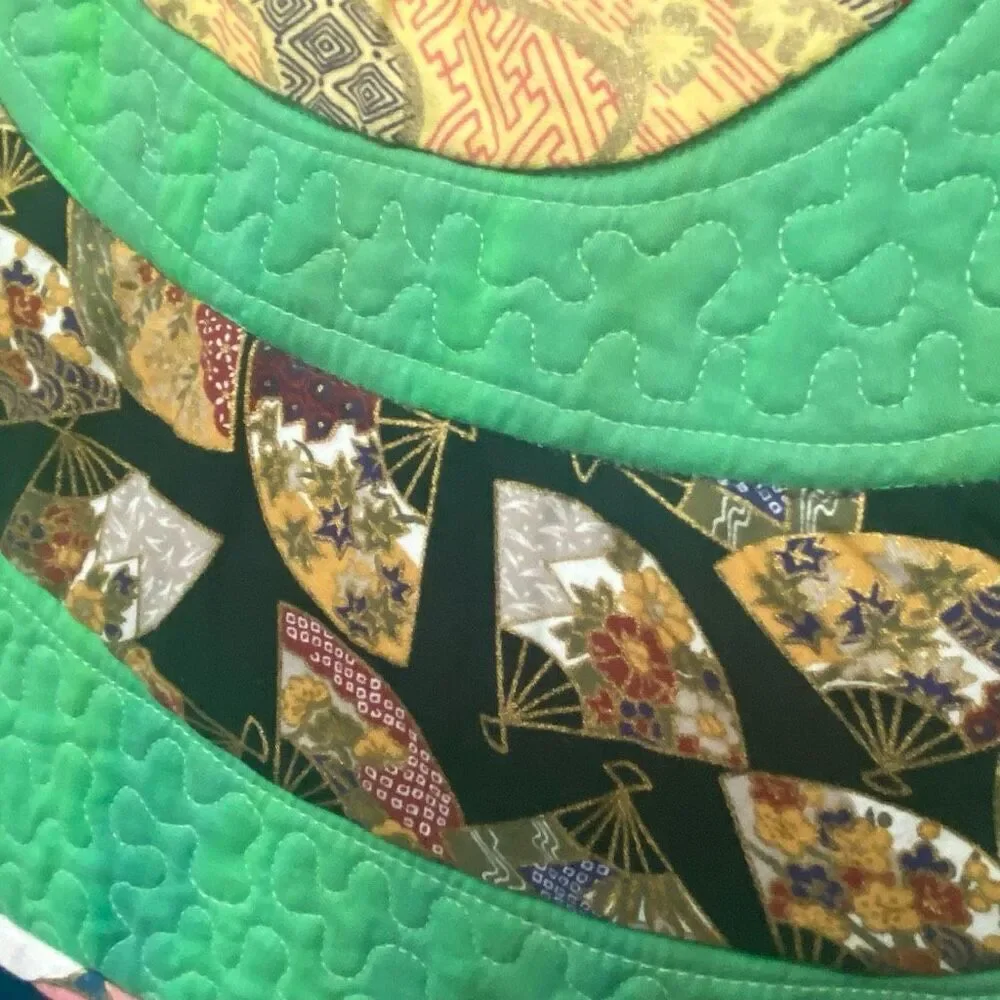 Handcrafted Bold Floral Quilt Wall Hanging 31X34 Multicolor Machine‎ Stiched